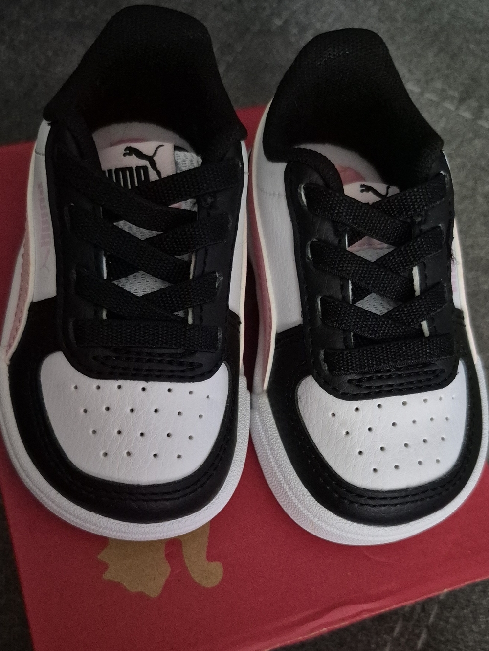 Puma Kids Black and White Low-Top Sneakers with Pink Accent Size 4